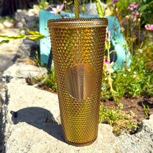 Disneyland x Starbucks Gold Studded Tumbler Venti 24 oz
New /Limited Collectible